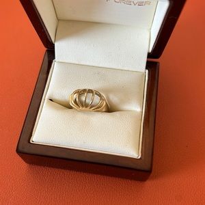 Gold ring size 6.5 14k